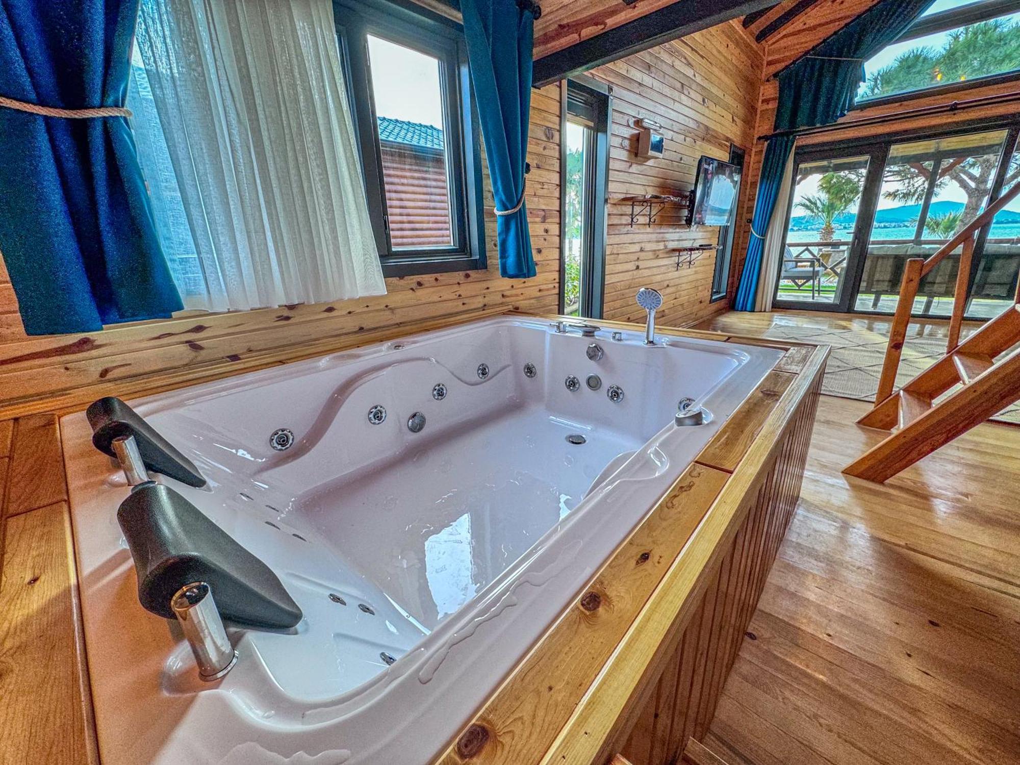 Tringo Bungalov ไอวาลิค ภายนอก รูปภาพ